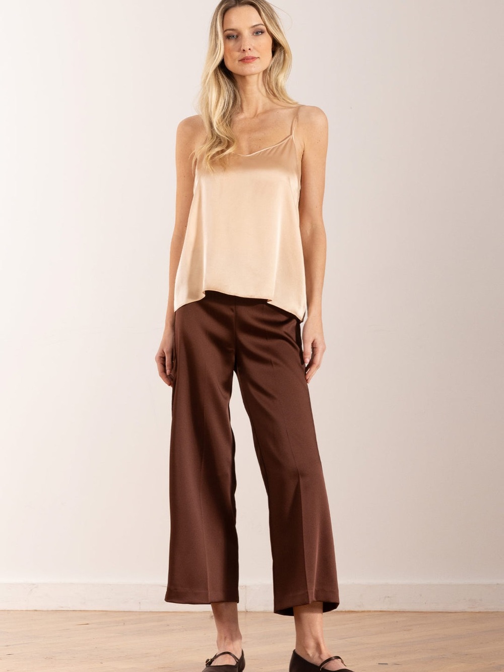 Avenue Montaigne Black satin Wide Leg Pants 
Inseam 31 size S
